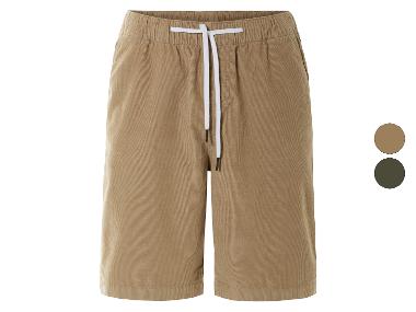 Shorts en velours côtelé pour homme, avec petites fentes latérales.